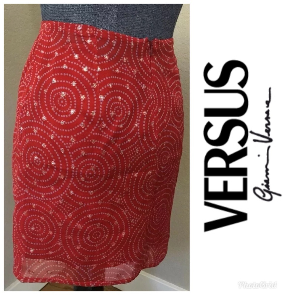 ⭐️ Giani Versaci Versus 28/42 Red Skirt Sheer ⭐️